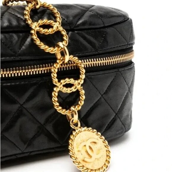 Authentic RARE CHANEL 1991 runway black chain medallion bum bag waist bag - Picture 4 of 13